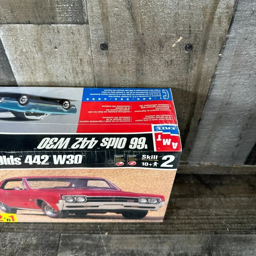 AMT Ertl 1/25 Scale '66 Olds 442 W30 Plastic Model Kit Sealed